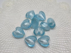 Hjärtformade glaspärlor ljusblå