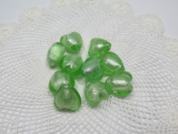 Hjärtformade glaspärlor ljusgrön