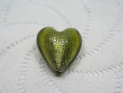 Hjärtformade glaspärlor gulgrön