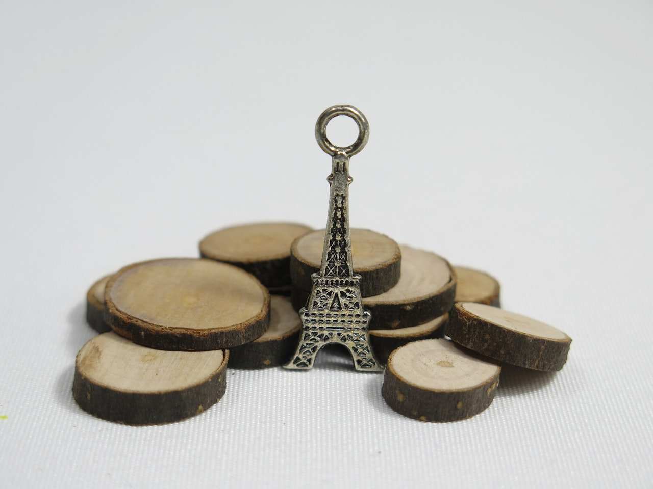 Charms - Berlock - Eiffeltornet - antik silver