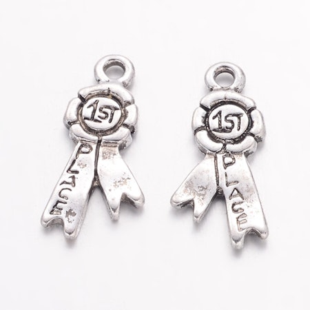 Charms - Berlock - 1:a plats rosett - antik silver