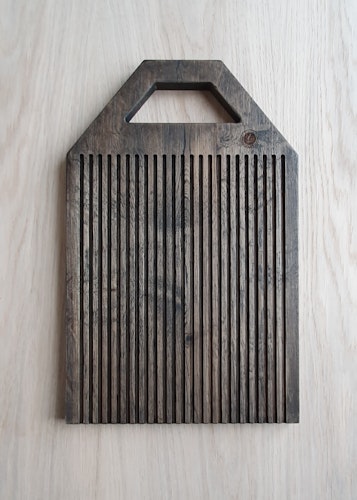 Skjærefjøl i eik med riller 39 x 25 cm
