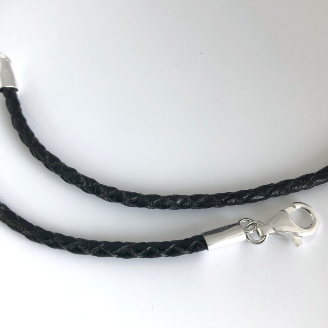 3 mm flätat svart läderhalsband med silverdelar