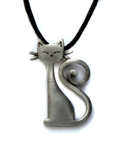 Katt med svanskrumelur, halsband