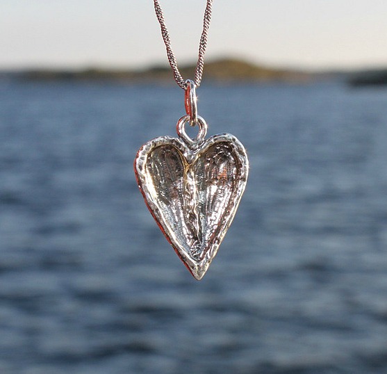 Felicia - Silverhalsband med hjärta i rå design