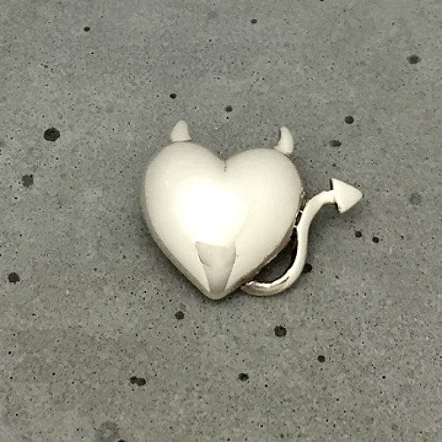 Hjärta med horn och svans