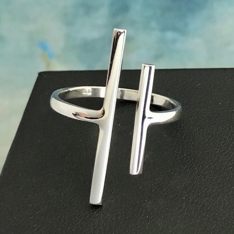 Harlow - Stilren ring i silver