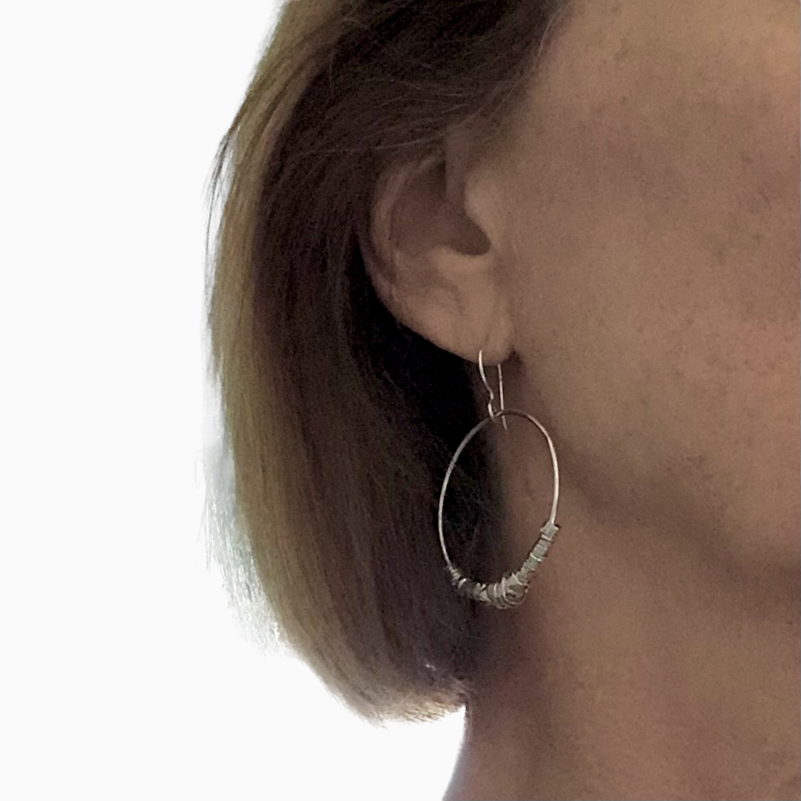 Whitney - Vackra örhängen i underbar design