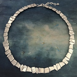 Adele - Exklusivt och mycket vackert silverhalsband