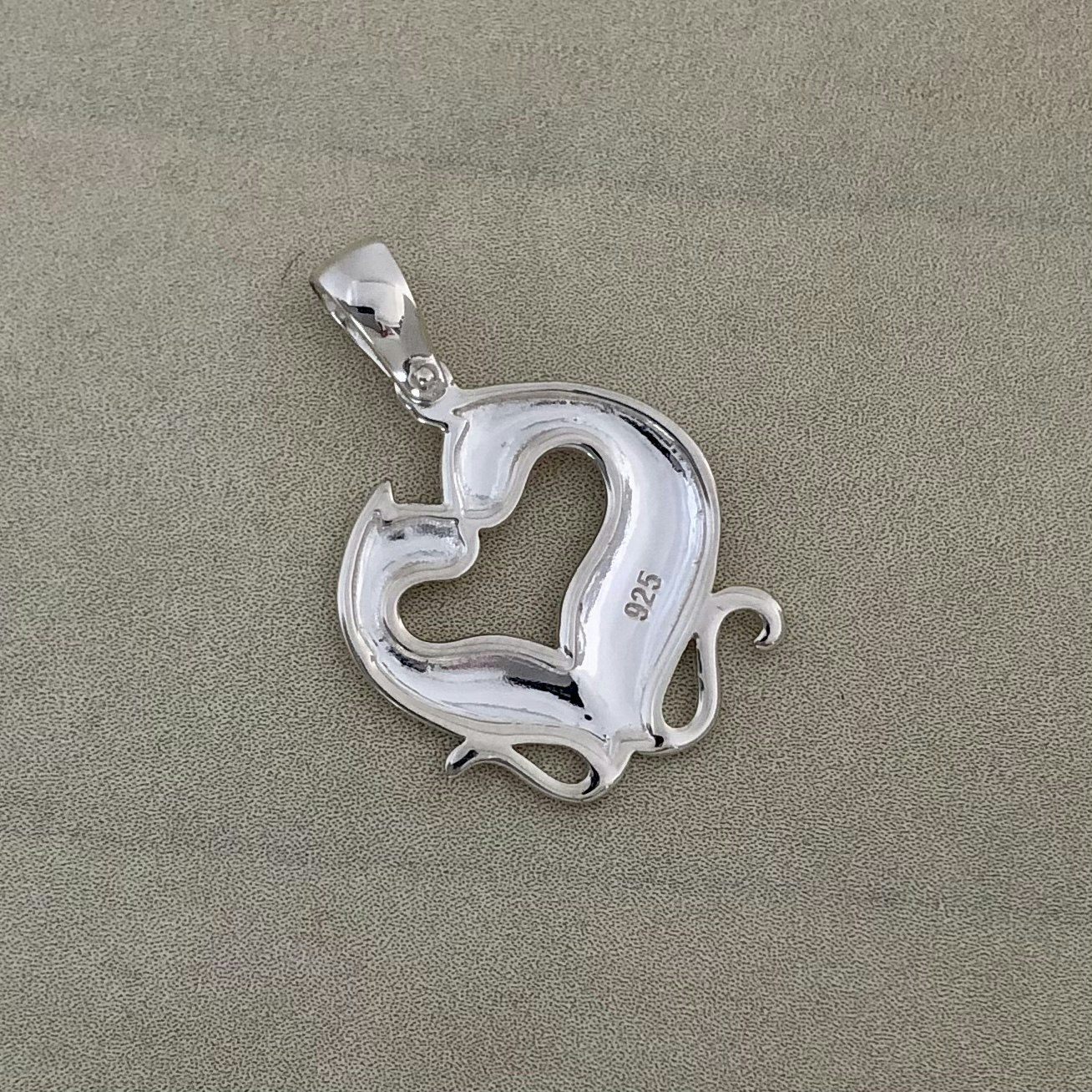 Kattkärlek - Hjärtformat silverhänge