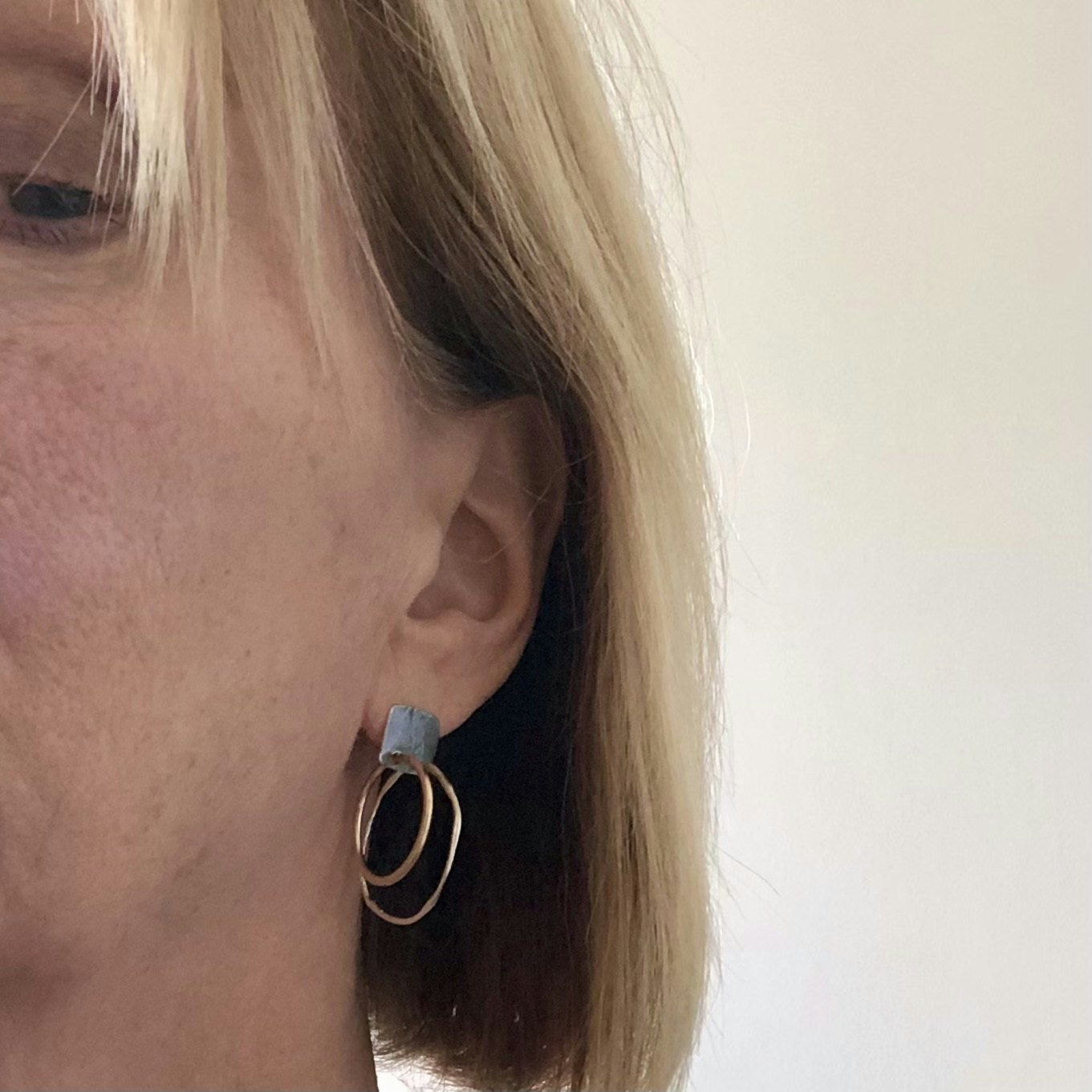 Ramona - Vacker design i silver, guld och svart