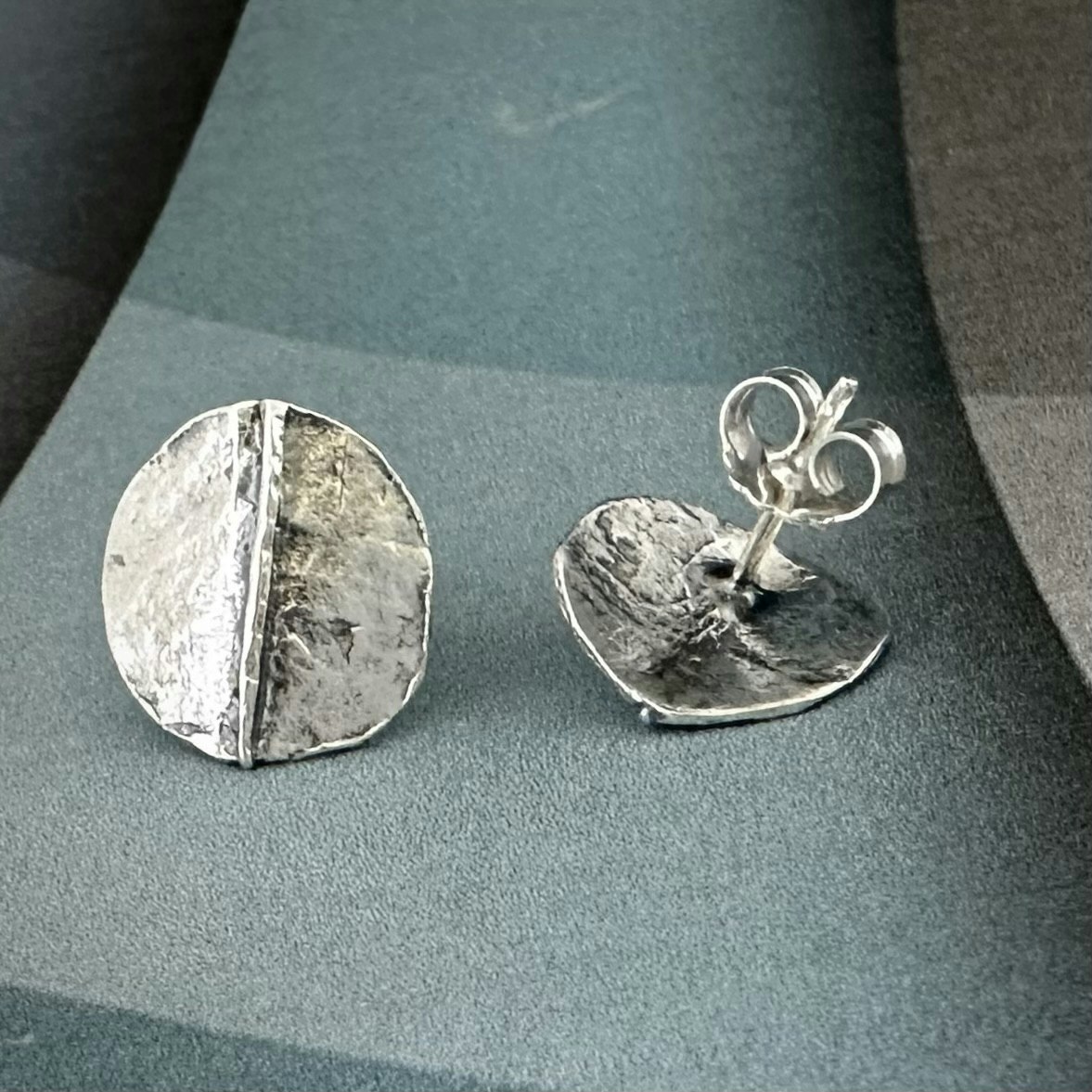Evelyn - Örhängen i ruff design