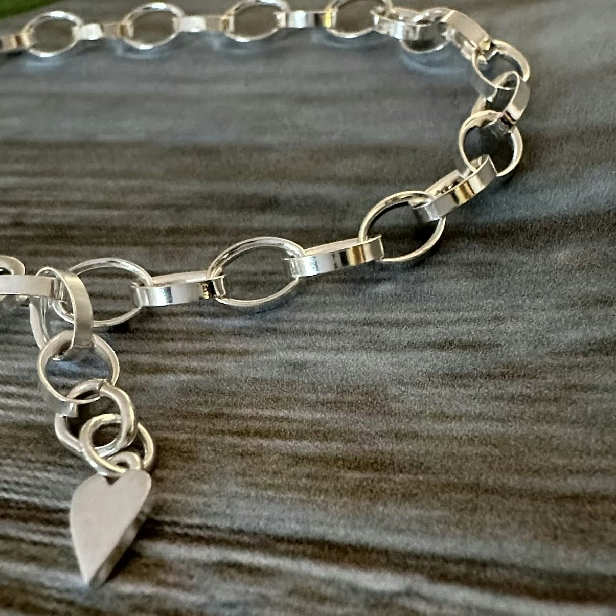 Juliana - Snyggt armband med oval ärtlänk