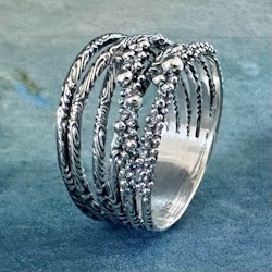 Amber - Snygg ring i råare stuk