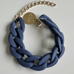 Marinblått armband från By Odahl