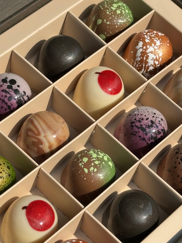 Chocolatte Seasonal Praline Selection - 16 pcs