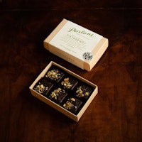Pärlans Konfektyr Chocolate Covered Caramel, Pistachio - 6 pieces
