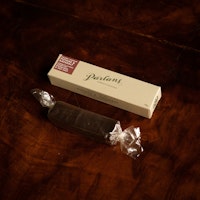 Pärlans Konfektyr Chocolate Covered Caramel Bar, Pistachio & Sea Salt - 38 grams