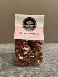Sjokoladebrekk Melkesjokolade med bringebær, kokos & kakaokuler