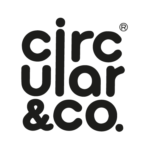 Circular&Co logga i svart med vit bakgrund.