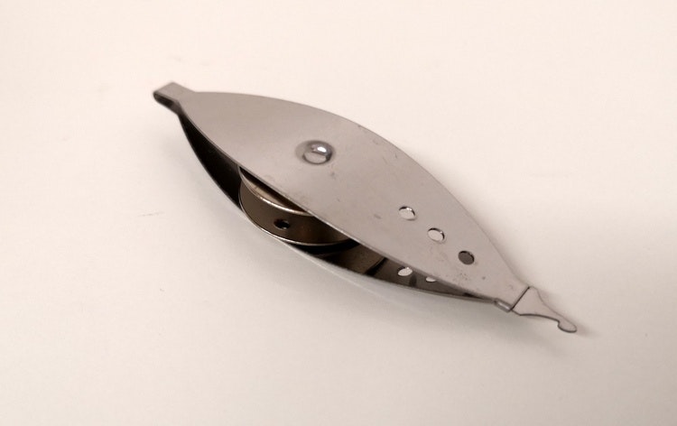 Frivolitetsskyttel med spole 7,5 cm SKC