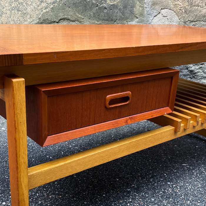 Hallmöbel i teak och ek - Petita, J Maahr, O Nielsen, Ikea