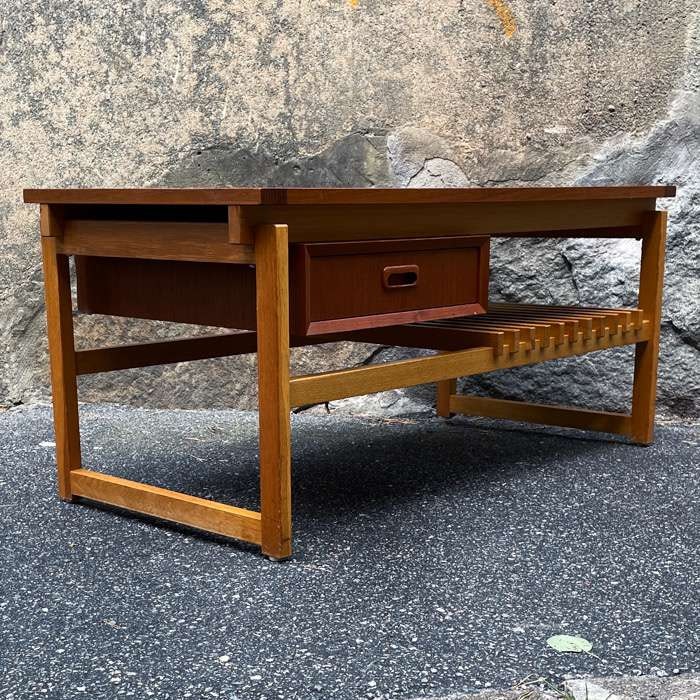 Hallmöbel i teak och ek - Petita, J Maahr, O Nielsen, Ikea