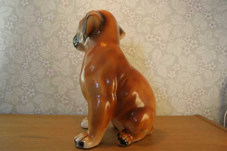 Vacker keramikhund