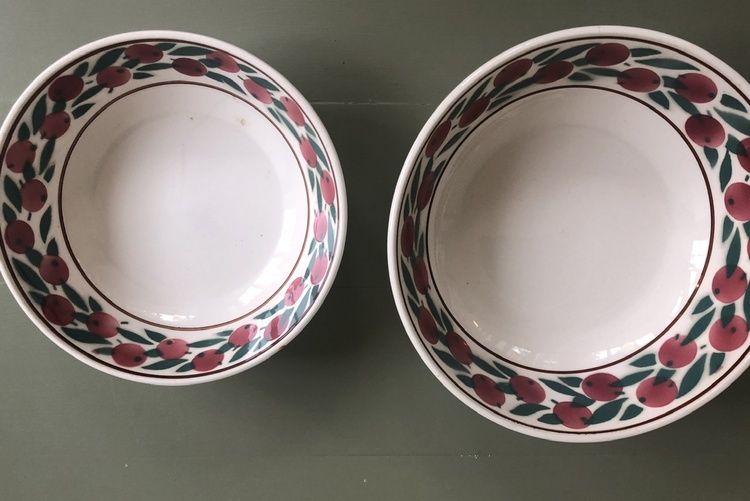 Två skålar med vackert mönster