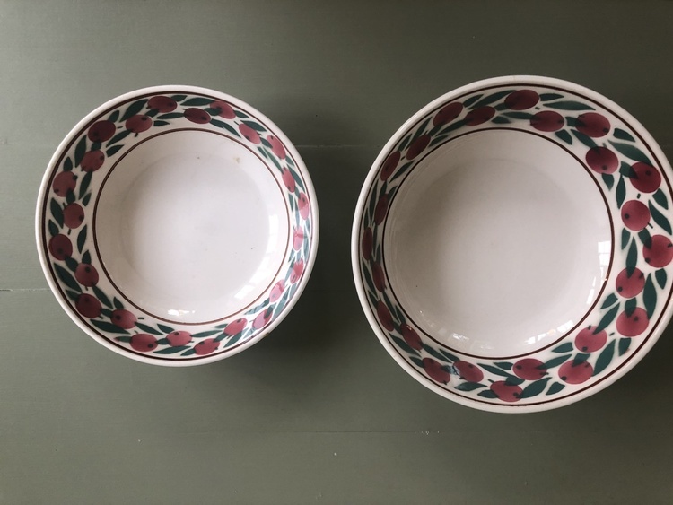 Två skålar med vackert mönster