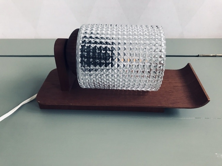 Vägglampett - teak och rutmönstrat glas
