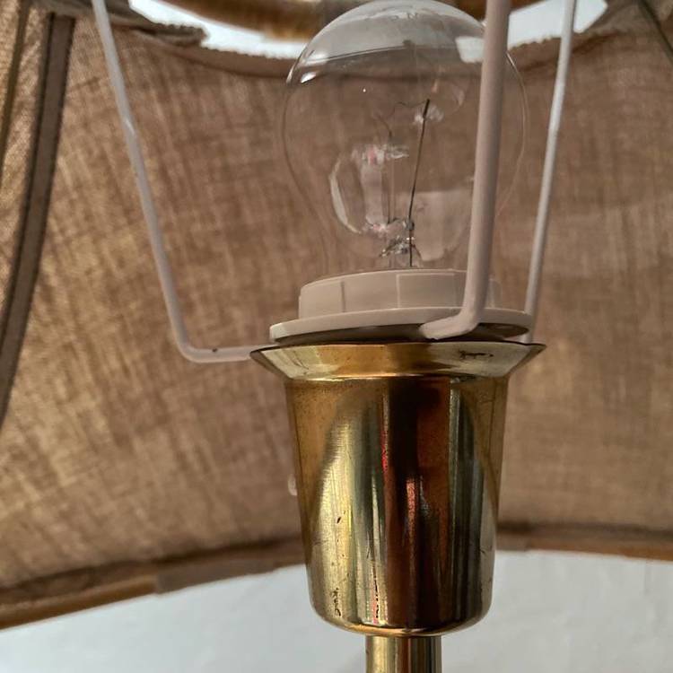 Golvlampa, tygskärm - Ateljé lyktan närbild lamphållare