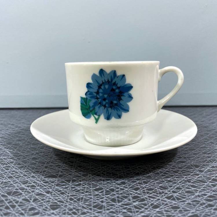 Kaffekopp med blå blommor