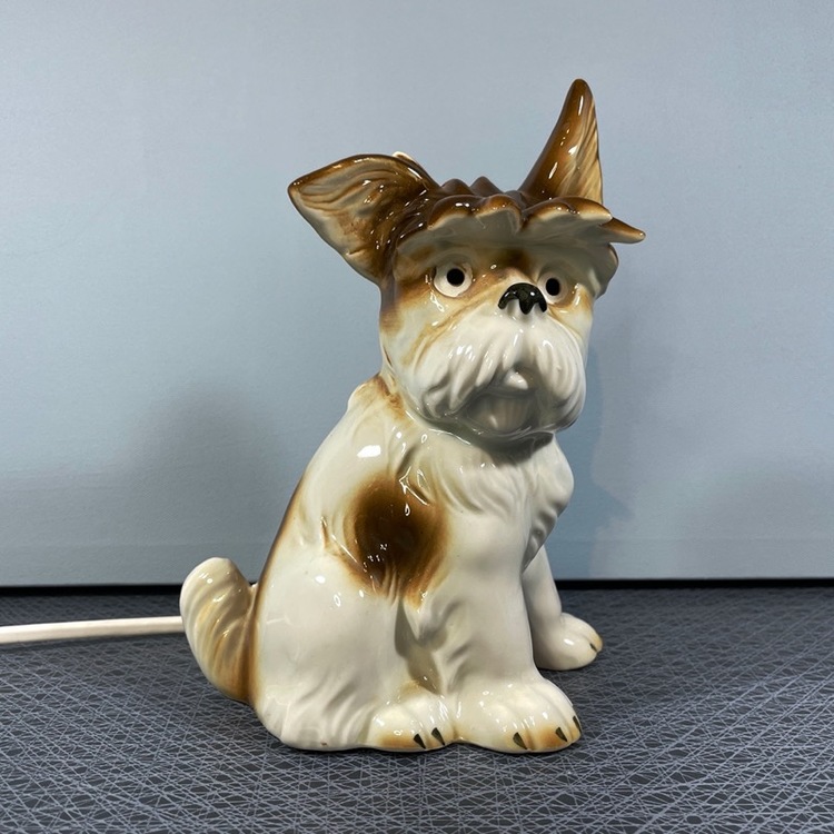 Bordslampa Dofthund Tyskland framifrån