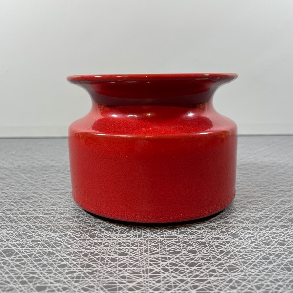 Röd keramikvas/ ytterfoder - Mari Simmulson, Uppsala Ekeby