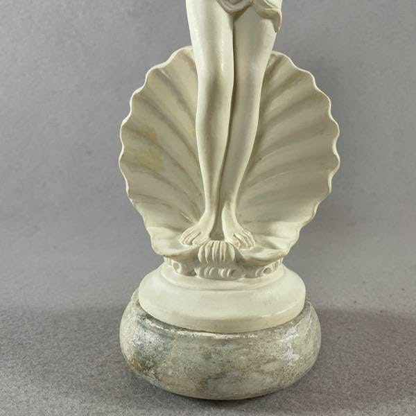 Figurine på marmorfot, Italien