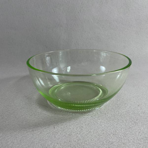 Glasskål - grönt uranglas