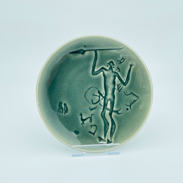 Assiett, grön - Hällristning, Syco keramik