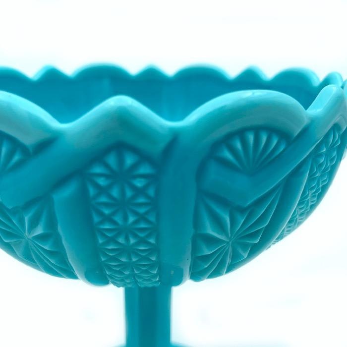 Skål på fot - turkos Opalineglas