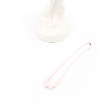 Retro rosa halsband med plastpärlor