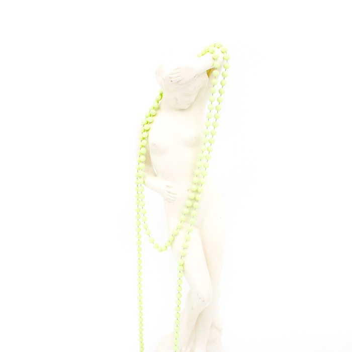 Retro halsband med plastpärlor limegrönt/gult