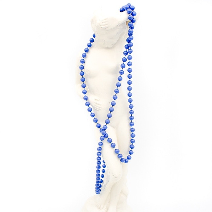 Retro halsband med plastpärlor mörkblått - Vintrotastic | Retro Inredning  Online