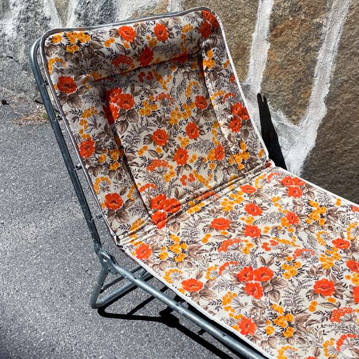 Retro Solsäng, orange-blommig, justerbar