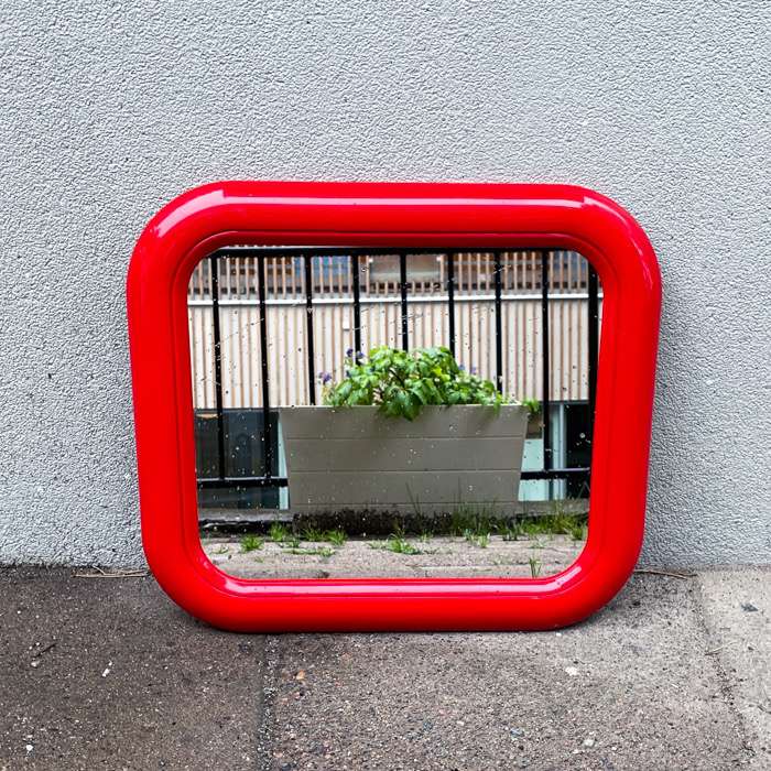 Retro röd, spegel i plast