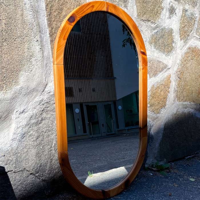 Oval spegel, furu