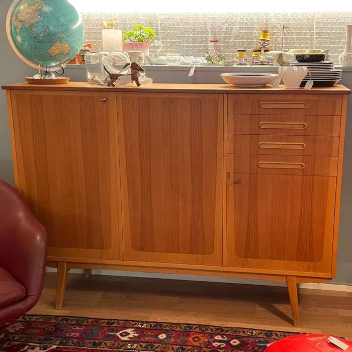 Sideboard/ skåp i teak