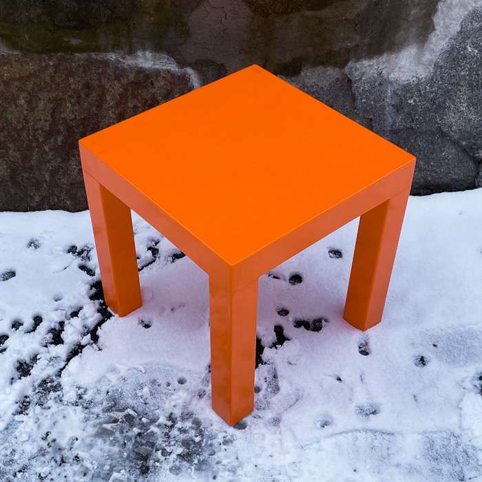 Hörnbord i plast, orange - MIN Tranås
