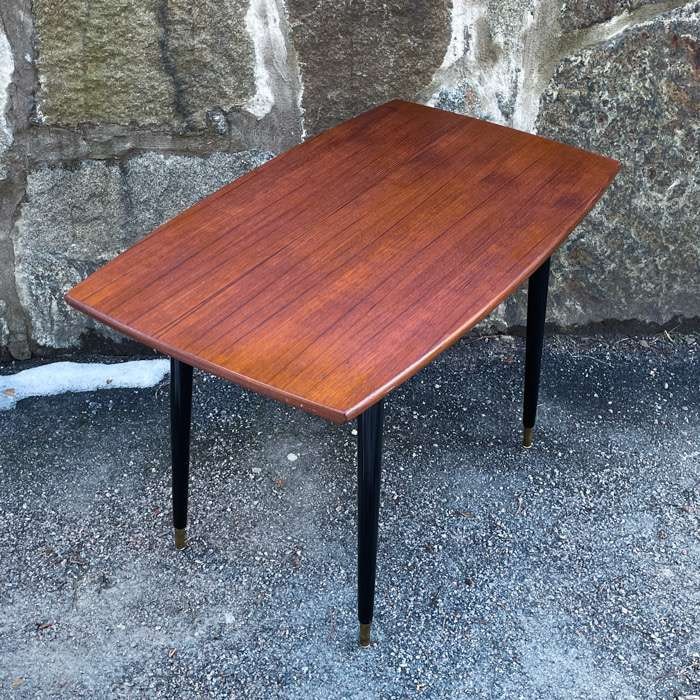 Soffbord, teak med svartmålade ben - Vintrotastic | Retro & Vintage  Inredning i butik och på nätet