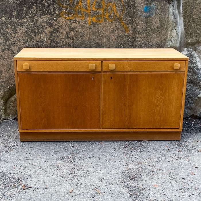 Sideboard, ek