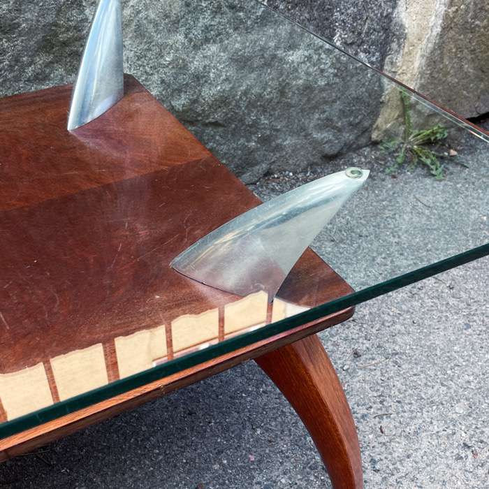 Soffbord i ädelträ, metall och glas
